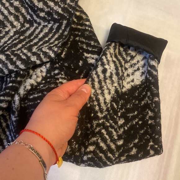 Stylish Cardigan, soft wool/cotton fabric fits size Small- Medium - Picture 5 of 6